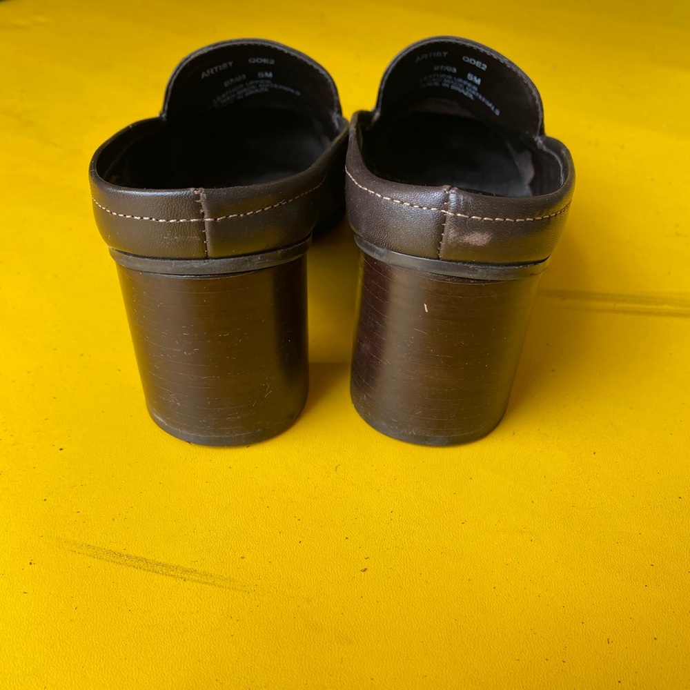 Bass Slide on Mules - Picture 4 of 8